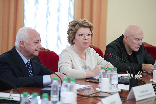 Президент Московского международного Дома музыки Владимир Спиваков и Председатель Комитета по культуре Елена Ямпольская