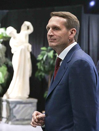 Осмотр производственных павильонов .
