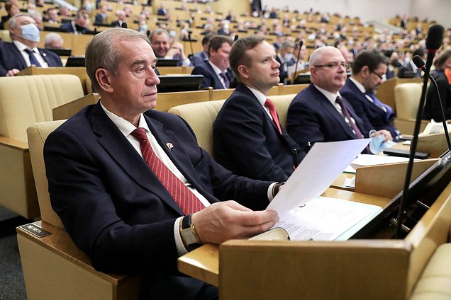 Депутат от фракции КПРФ Сергей Левченко