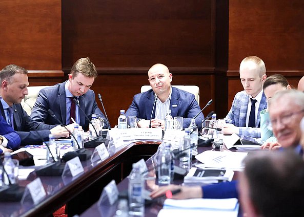 Выездное заседание Комитета по контролю на тему «Совершенствование контрольно-надзорной деятельности. Вопросы взаимодействия бизнеса и власти»