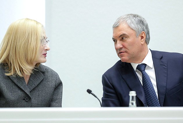 Председатель Государственной Думы Вячеслав Володин и заместитель Председателя Государственной Думы Ирина Яровая