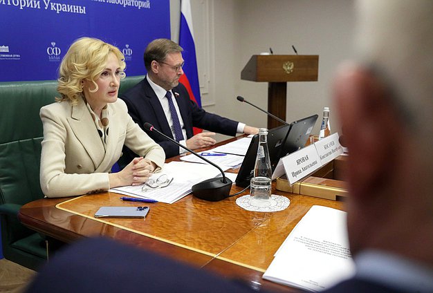 Deputy Speaker of the Federation Council Konstantin Kosachev and Deputy Chairwoman of the State Duma Irina Yarovaya