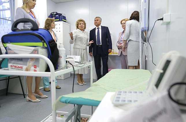 Председатель Государственной Думы Вячеслав Володин и Председатель Совета Федерации Валентина Матвиенко