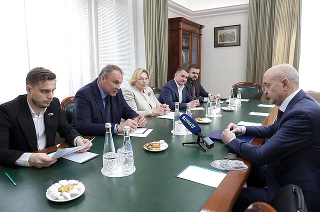 Встреча заместителя Председателя Государственной Думы Петра Толстого с депутатом Народного Собрания Гагаузии Сергеем Чимпоешем