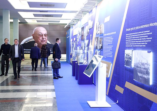 Выставка "Владимир Ресин. Дорога строителя", посвященная 90-летию Владимира Ресина