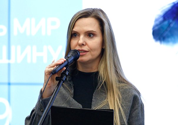 Церемония открытия выставки «Услышать мир сквозь тишину»