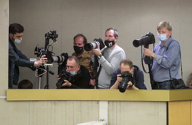 журналисты