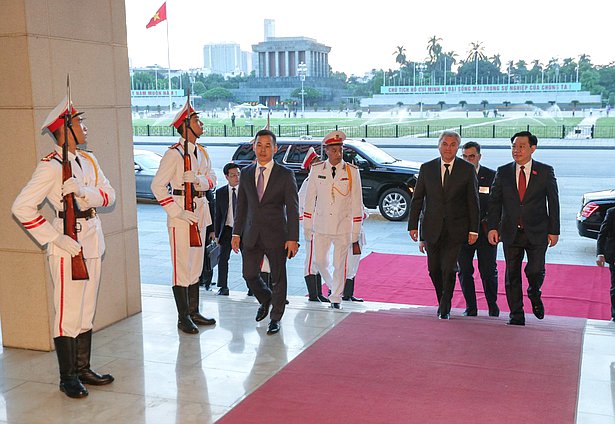 Chairman of the State Duma Vyacheslav Volodin and Chairman of the National Assembly of the Socialist Republic of Vietnam Vương Đình Huệ