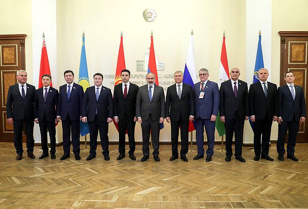 Встреча глав парламентских делегаций с Премьер-министром Республики Армения Николом Пашиняном