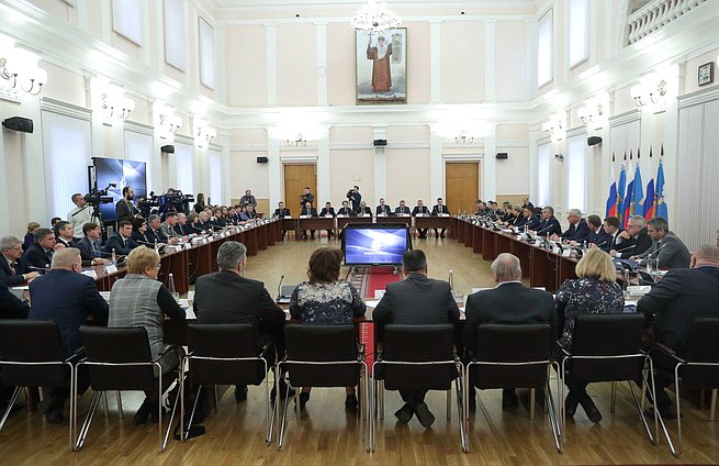 Встреча Председателя Государственной Думы Вячеслава Володина с депутатами Псковского областного Собрания депутатов и Псковской городской Думы, главами муниципальных образований Псковской области