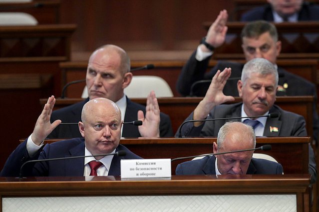 Первый заместитель Председателя Комитета по обороне Андрей Красов