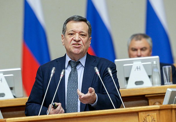Председатель Комитета по бюджету и налогам Андрей Макаров