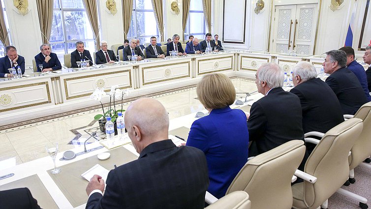 Встреча российских парламентариев во главе с Председателем ГД Вячеславом Володиным с Председателем Милли Меджлиса Октаем Осадовым