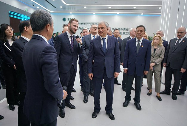 Chairman of the State Duma Vyacheslav Volodin visited the Nanrui Corporation (NARI Group Corporation)