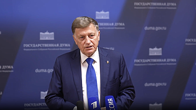 Пресс-подход Первого заместителя руководителя фракции "Единая Россия" Вячеслава Макарова по итогам расширенного заседания Совета ГД