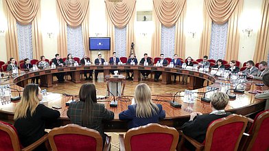 Круглый стол Комитета по аграрным вопросам на тему «Роль молодежи в реализации государственных программ, развития АПК и сельских территорий»