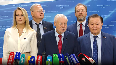 Пресс-подход представителей фракции "Справедливая Россия - За правду"
