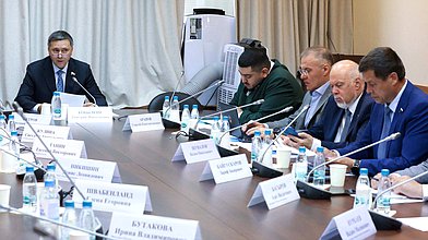 Круглый стол Комитета по экологии, природным ресурсам и охране окружающей среды на тему "Об оценке эффективности использования отходов недропользования"