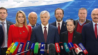 Пресс-подход представителей фракции "Справедливая Россия - За правду"
