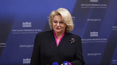 Пресс-подход Председателя Комитета по защите семьи, вопросам отцовства, материнства и детства Нины Останиной по итогам расширенного заседания Совета ГД