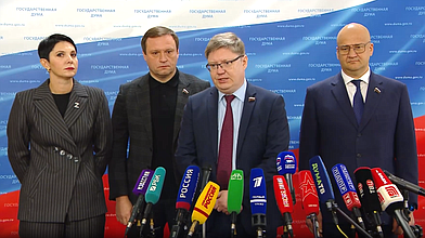 Пресс-подход представителей фракции "Единая Россия"