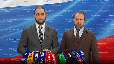 Пресс-подход представителей фракции "Единая Россия"