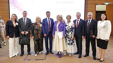 Торжественное мероприятие Комитета по защите семьи, вопросам отцовства, материнства и детства на тему «Семья – опора защитника Отечества»