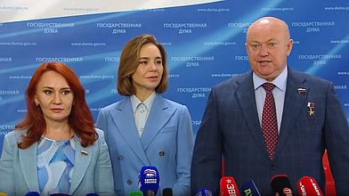 Пресс-подход представителей фракции "Единая Россия"