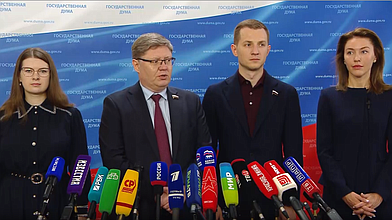 Пресс-подход представителей фракции "Единая Россия"