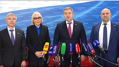 Пресс-подход представителей фракции "Единая Россия"