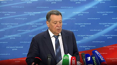 Пресс-подход Председателя Комитета по бюджету и налогам Андрея Макарова