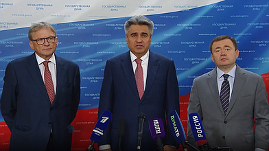 Совместный подход Председателя Комитета по малому и среднему предпринимательству Александра Демина, Уполномоченного при Президенте по защите прав предпринимателей Бориса Титова, руководителя фракции «Новые люди» Алексея Нечаева, Председателя ПАО «Промсвязьбанк» Петра Фрадкова, Председателя Ассоциации гостеприимства Республики Саха (Якутия) Татьяны Тымыровой, Генерального директора ООО «Полигон» Аркадия Гершмана, Руководителя Академии МСП, члена общественного совета федерального партийного проекта «Женское движение «Единой России» в Санкт-Петербурге Татьяны Винокуровой, Президента Российского союза кожевников и обувщиков Игоря Сурина, Уполномоченного по защите прав предпринимателей во Владимирской области Аллы Матюшкиной, Директора ООО «Трансстрой» Дмитрия Плетеня по итогам парламентских слушаний на тему "Развитие малого и среднего предпринимательства в Российской Федерации: задачи, перспективы, законодательное обеспечение"