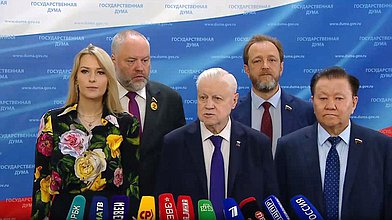 Пресс-подход представителей фракции "Справедливая Россия - За правду"