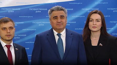 Пресс-подход руководителя фракции "Новые люди" Алексея Нечаева