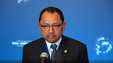 Пресс-подход члена парламента Республики Перу Сегундо Теодомиро Кироса Барбосы