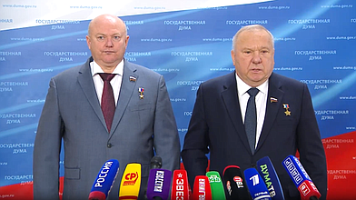 Пресс-подход представителей фракции "Единая Россия"