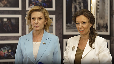 Совместный пресс-подход заместителя Председателя ГД Анны Кузнецовой и заместителя Председателя СФ Инны Святенко по итогам заседания Парламентской комиссии по расследованию преступных действий в отношении несовершеннолетних со стороны киевского режима