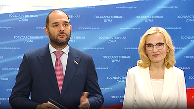 Пресс-подход представителей фракции "Единая Россия"