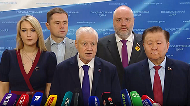 Пресс-подход представителей фракции "Справедливая Россия - За правду"