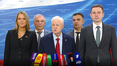 Пресс-подход представителей фракции "Справедливая Россия - За правду"