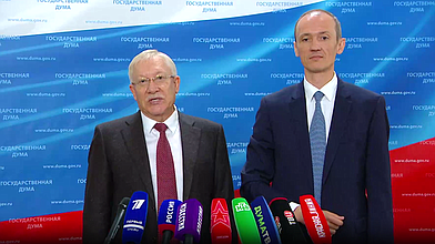 Пресс-подход Заместителя Председателя Правительства РФ – Руководителя Аппарата Правительства РФ Дмитрия Григоренко и Председателя Комитета по контролю Олега Морозова