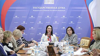 Заседание рабочей группы Комитета по защите семьи, вопросам отцовства, материнства и детства