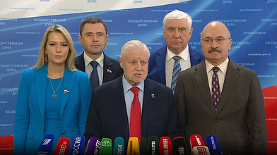 Пресс-подход представителей фракции "Справедливая Россия - За правду"