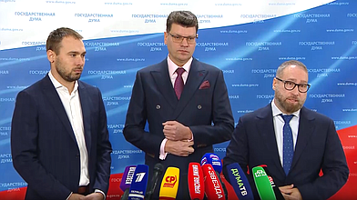 Пресс-подход представителей фракции "Единая Россия"