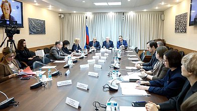 Рабочее совещание Комитета по охране здоровья на тему "Медико-социальное сопровождение семей с орфанными заболеваниями"