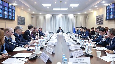 Круглый стол Комитета по экологии, природным ресурсам и охране окружающей среды на тему "О реализации положений законодательства об ООПТ в части осуществления рекреационной и иной деятельности в национальных парках"