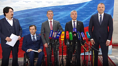 Пресс-подход представителей фракции "Единая Россия"