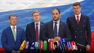 Пресс-подход представителей фракции "Единая Россия"