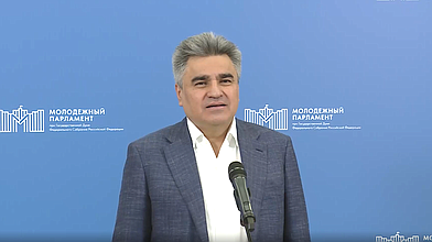 Пресс-подход руководителя фракции «Новые люди» Алексея Нечаева