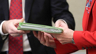 Круглый стол фракции КПРФ на тему "Законодательное обеспечение развития русского государствообразующего народа: проблемы, перспективы и роль гражданского общества в формировании желаемого образа будущего"